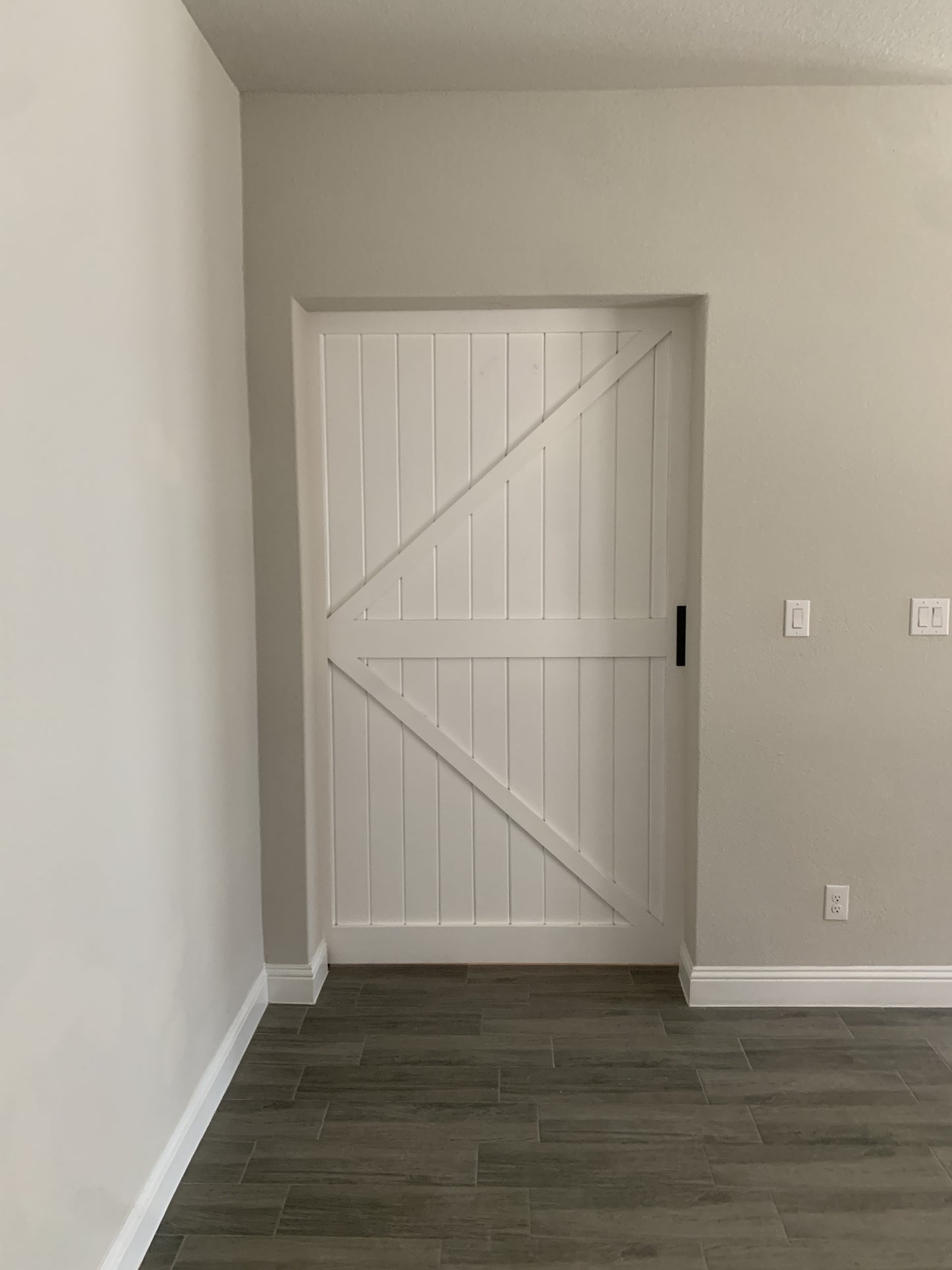 White X-Brace Barn Door with Black Handle